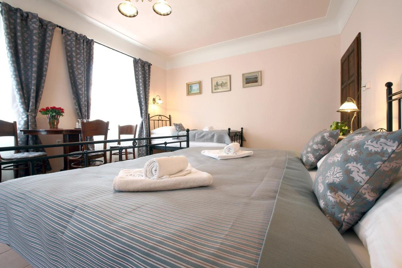 Hotel Penzion Na 15. Poledníku Jindřichŭv Hradec Zewnętrze zdjęcie