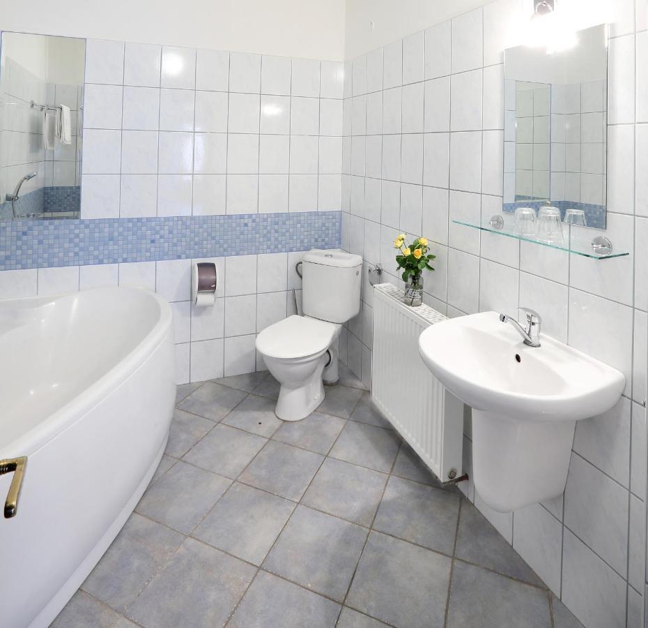 Hotel Penzion Na 15. Poledníku Jindřichŭv Hradec Zewnętrze zdjęcie